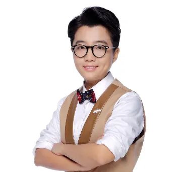 奇葩说里面的邱晨她是香港人吗？