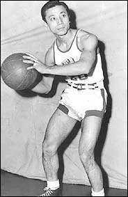 nba历史上第一个亚裔球员叫什么？哪国人？哪年进入的？