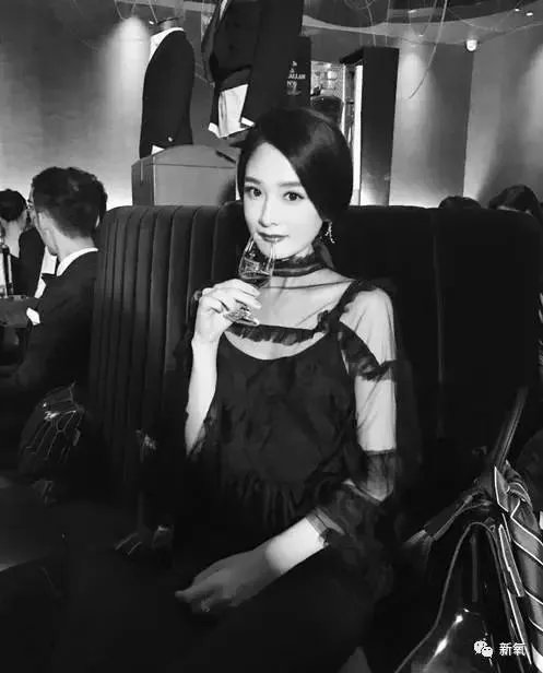 替身神似杨幂、放话称“是她整得像我”，你怎么看？