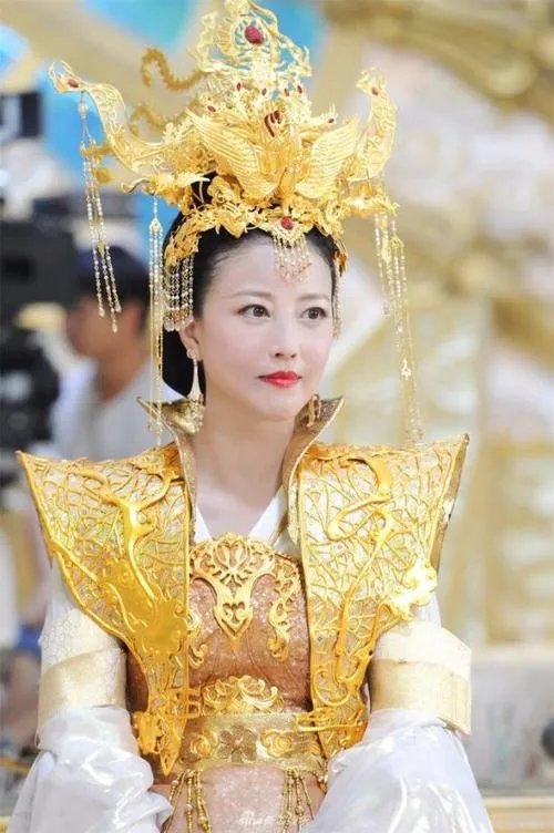 54岁周海媚现身商演现场，她的状态如何？