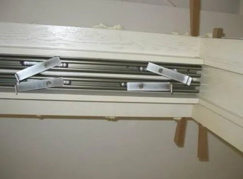 吊轨推拉门怎么调高低