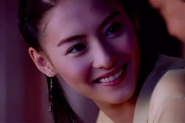 话题女王张柏芝，为何要将新店选址前夫旁边？