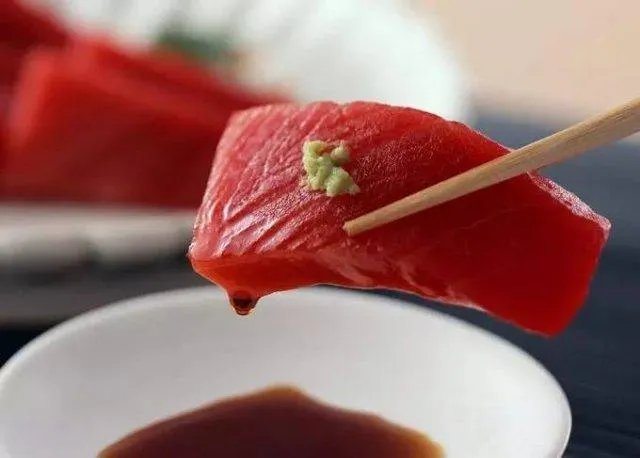日本料理中的“瓦萨比”到底是什么？山葵和芥末是一种东西吗？
