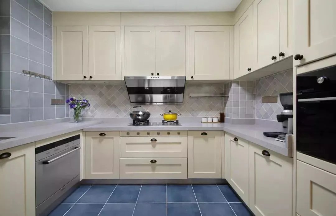 厨房柜门哪种好？