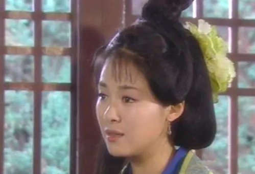 金巧巧和沈傲君之间是一种什么样的关系？