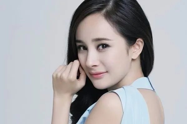 小海绵接机baby，还有哪些女星有好妈妈人设的？