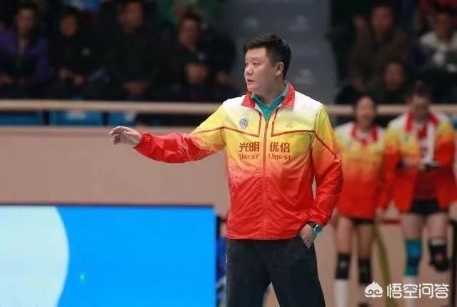 决赛第六场，对于上海女排主教练王之腾的换人问题你怎么看？