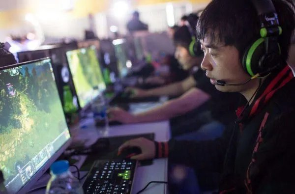 打游戏连输肺气炸，心态差对身体好吗？