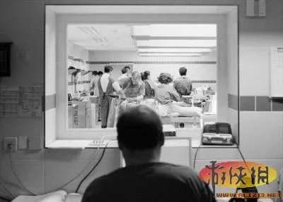 实拍法医解剖室解剖尸体的真实场面 恐怖震撼