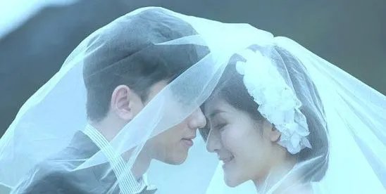 想学习一下张杰和谢娜婚纱照中的摆姿势，谁了解吗？