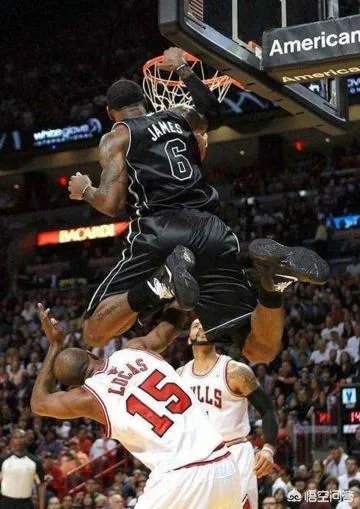 为何急停留下醒目刹车痕之后，詹姆斯的脚踝却没有受伤呢？