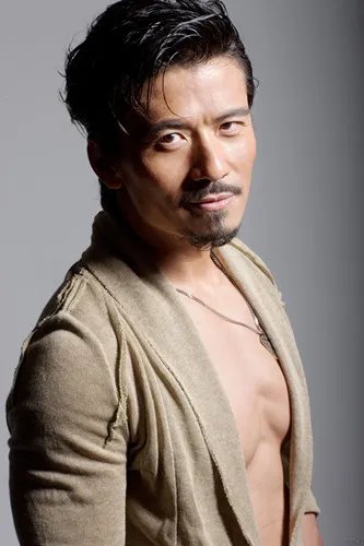 唐文龙老婆照片曝光  “花心男”也有温情时