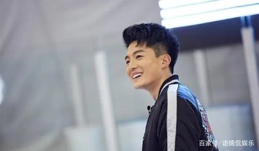 孙艺洲现实中早已结婚，藏了10年的妻子，你知道她是谁吗？