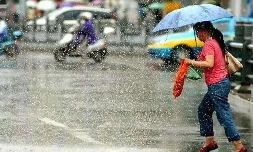 中秋假期超10省区市将有强降雨，市民出行需要注意哪些问题？