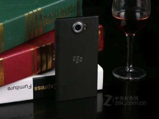 黑莓priv新款售4888元 可以旧换新0首付