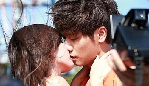 浪漫求婚方案2017  怎么样求婚比较浪漫