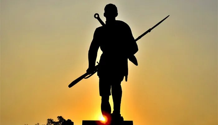 老兵不死只是逐渐凋零出自哪里