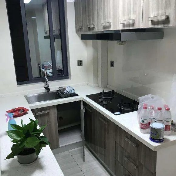 房子装修，衣柜买成品的还是订做衣柜好