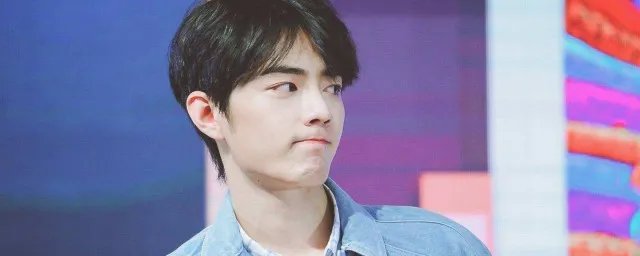 光点肖战歌词 光点肖战歌词列述