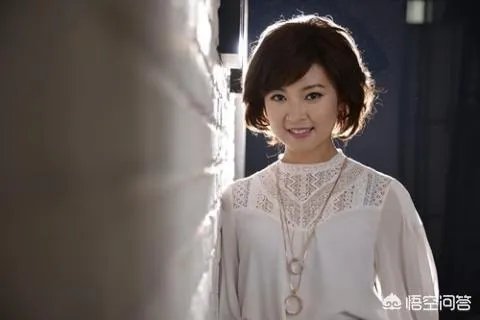 模仿邓丽君唱歌，你觉得模仿得最像的歌手是谁，为什么？