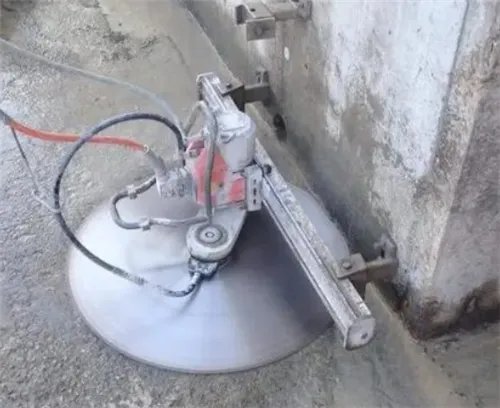 水刀切割混凝土能切割多厚