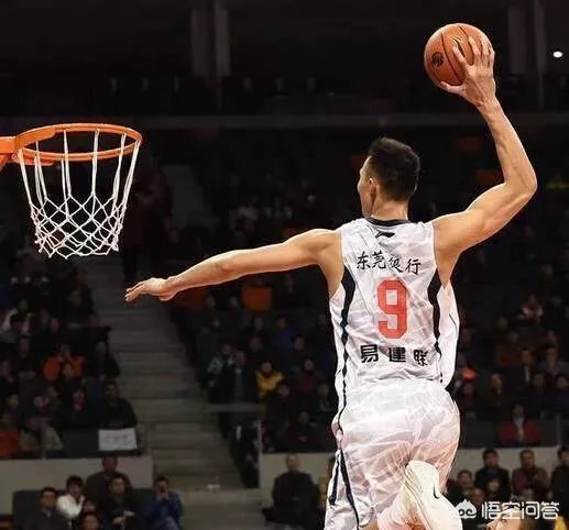如何评价易建联的身体素质?他的身体素质在国内能排第一吗?