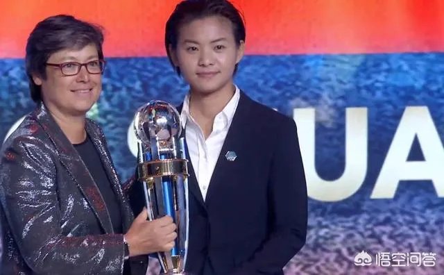 有球迷认为王霜是依靠巴黎圣日耳曼的关系战胜熊谷纱希当选亚洲足球小姐，你怎么看？