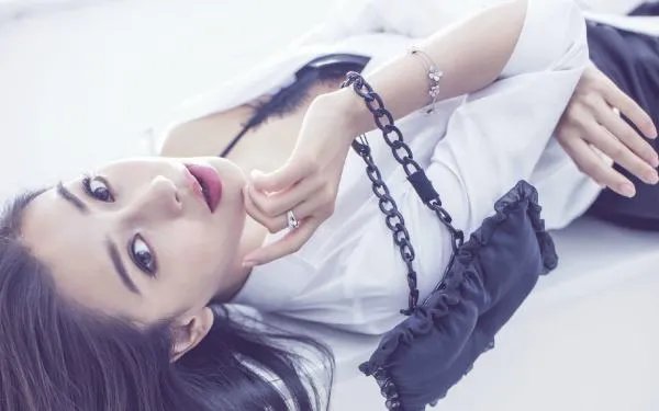 看吴京和老婆谢楠的相处日常，“直男”真的更多女生喜欢吗？