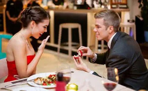 浪漫求婚方案2017  怎么样求婚比较浪漫