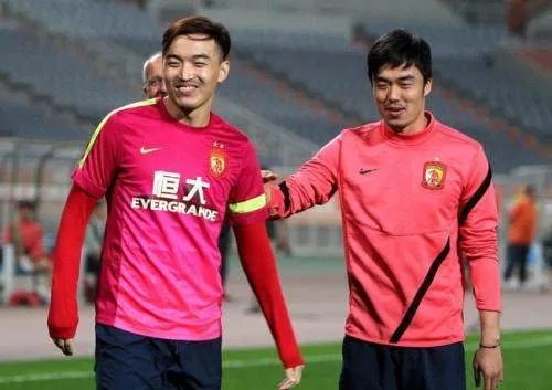 怎样快速分清楚赵旭日和冯潇霆？