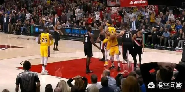 11月4日，湖人对阵开拓者，最后一分钟，哈特和努尔基奇差点发生冲突，现场怎么回事？