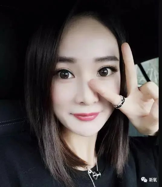 替身神似杨幂、放话称“是她整得像我”，你怎么看？