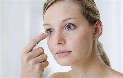 右下眼皮跳是怎么回事  右下眼皮跳预示着什么