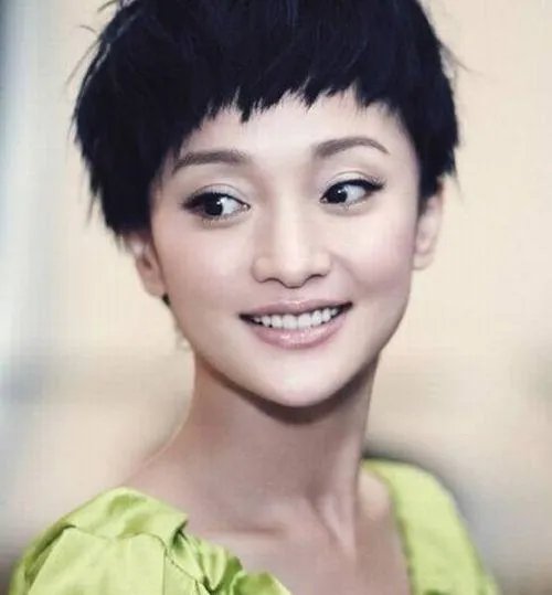 为什么瘦小的周迅出演过那么多的大美女却没有争议？