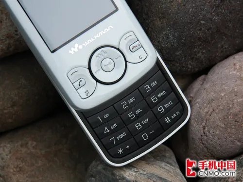 时尚Walkman手机 索尼爱立信W100i评测
