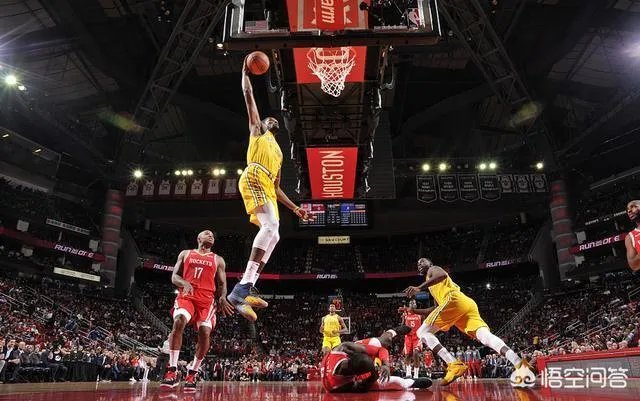 火箭107：86完胜勇士，哈登27分率领火箭全队爆发，怎么评价这一场比赛？