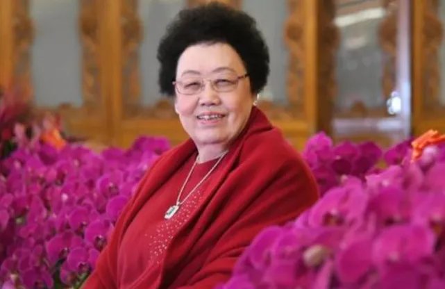 中国女首富陈丽华的现任老公是“唐僧”，那她的前夫到底是谁？
