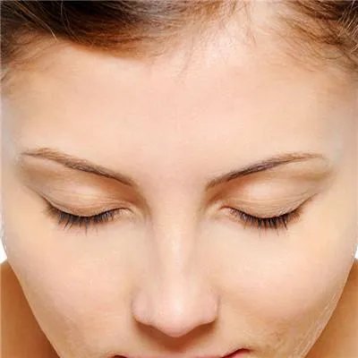 脸上的色斑怎么治疗	