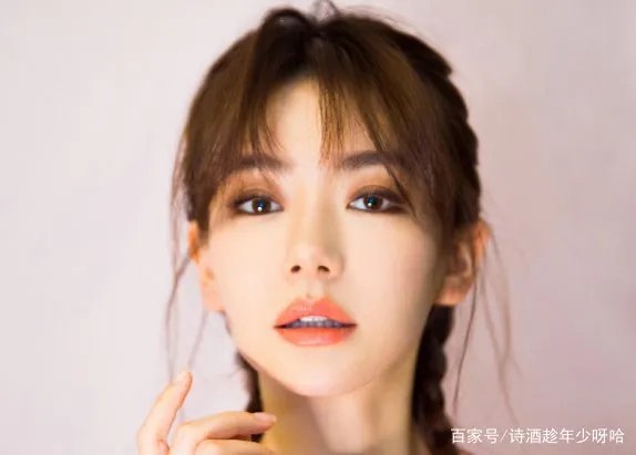 戚薇最近又剪了短发，你喜欢她长发的样子还是短发的样子