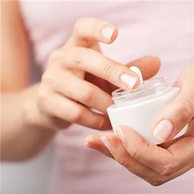 半边脸长痘痘怎么回事