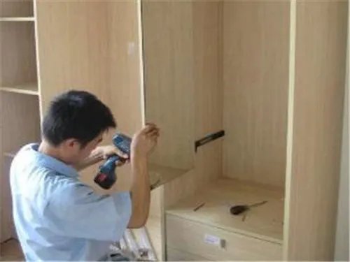 组合衣柜怎么安装