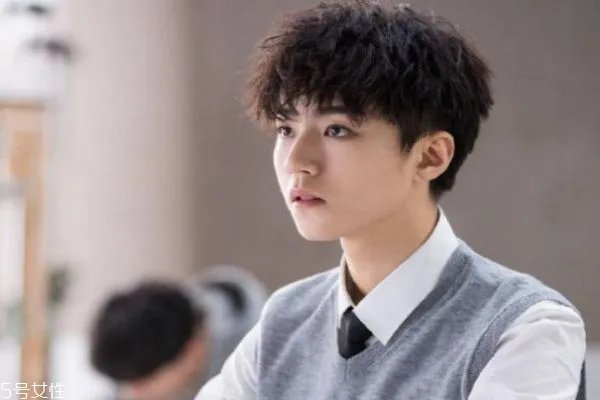 锡纸烫是什么样子 锡纸烫和纹理烫的区别