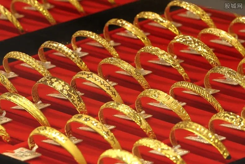 42克手镯洗完剩20克 警方揭秘偷金手法！