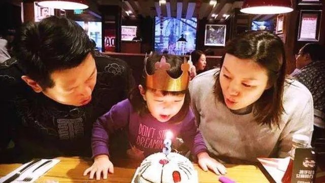 莫科现任妻子有多孝顺？