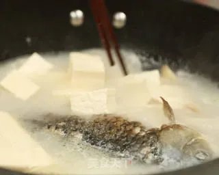 鲫鱼豆腐汤