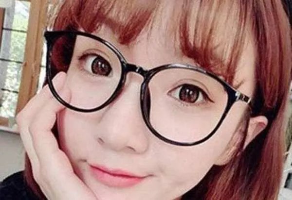 一般女生戴眼镜会对自己的颜值有什么影响？