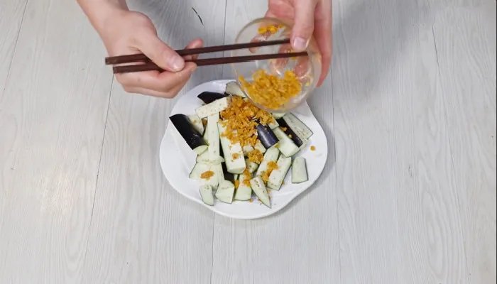 茄子怎么蒸好吃 蒸茄子的家常做法