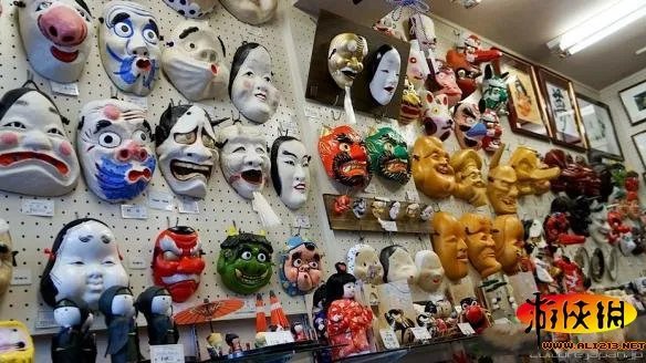 隐藏身份装神秘 盘点戴着面具的八大游戏角色