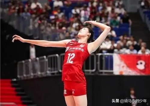 左手大将博斯科维奇能和当今世界女排第一人李盈莹相比较吗？
