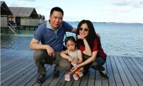 赵薇突然删除所有老公的照片,这是怎么一回事?